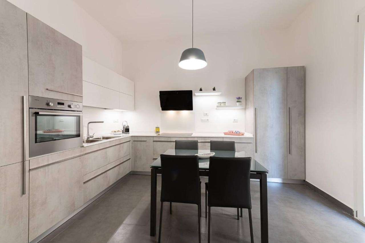 Appartamento Casa di Dada - statua Palermo Esterno foto