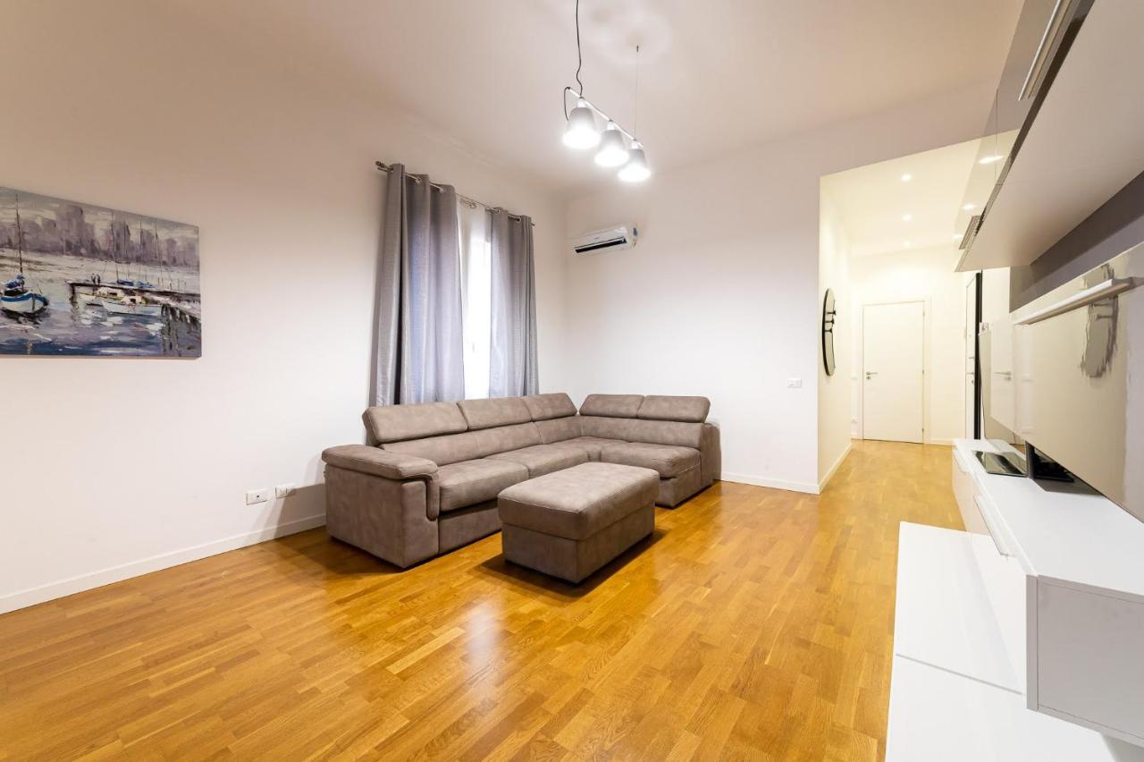 Appartamento Casa di Dada - statua Palermo Esterno foto